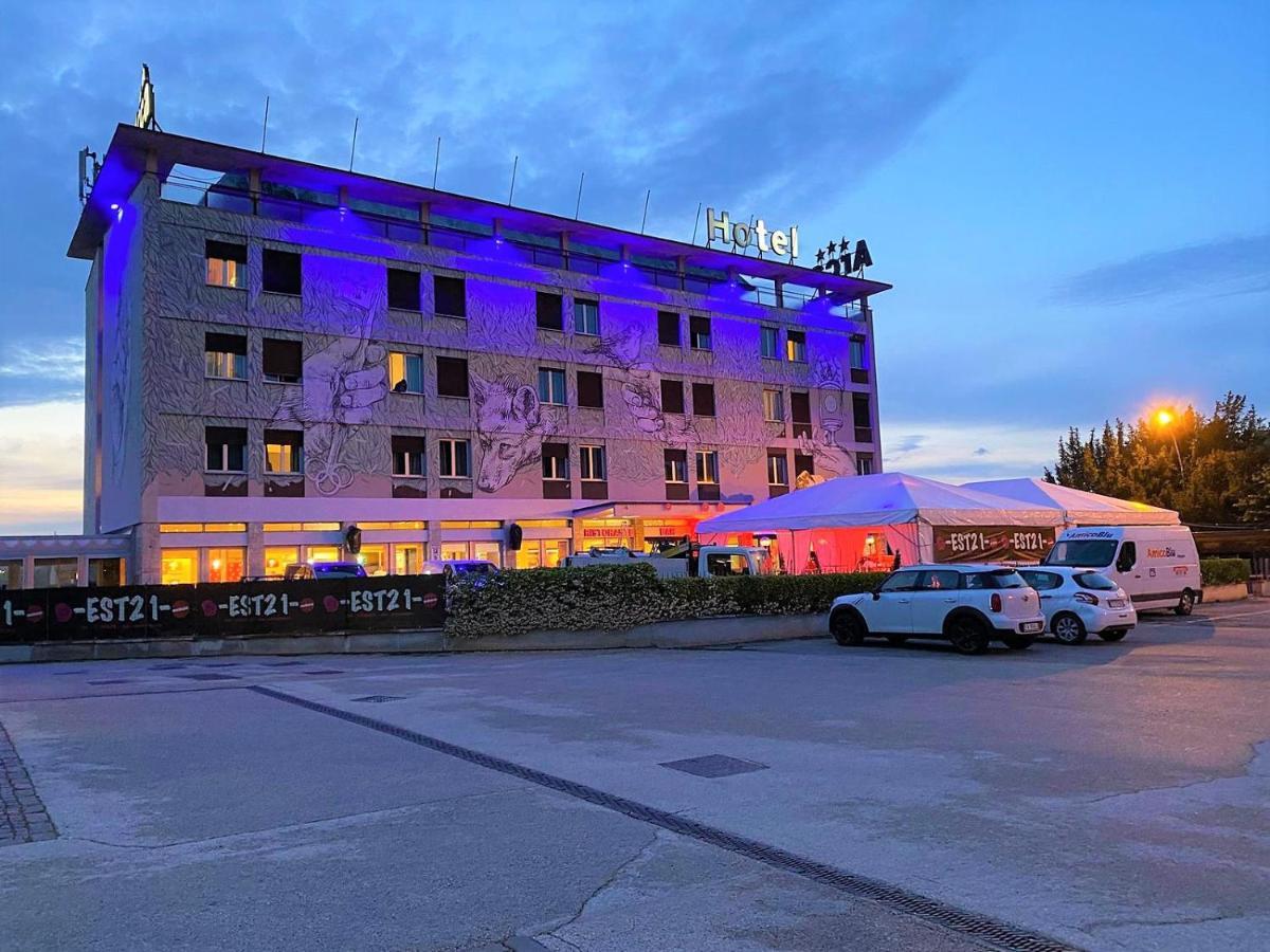 Lh Hotel Arca Street Art Spoleto Exterior photo