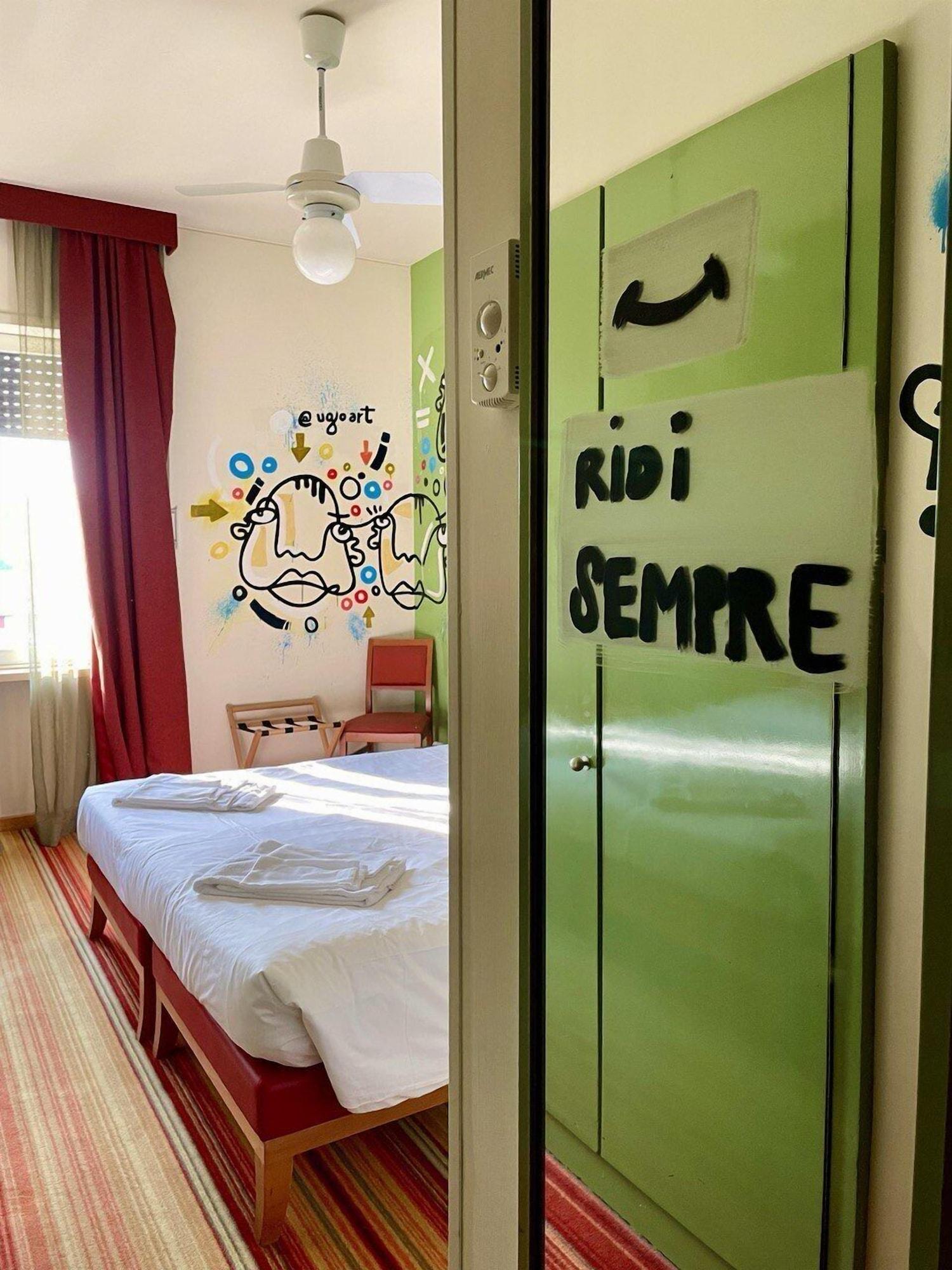 Lh Hotel Arca Street Art Spoleto Exterior photo