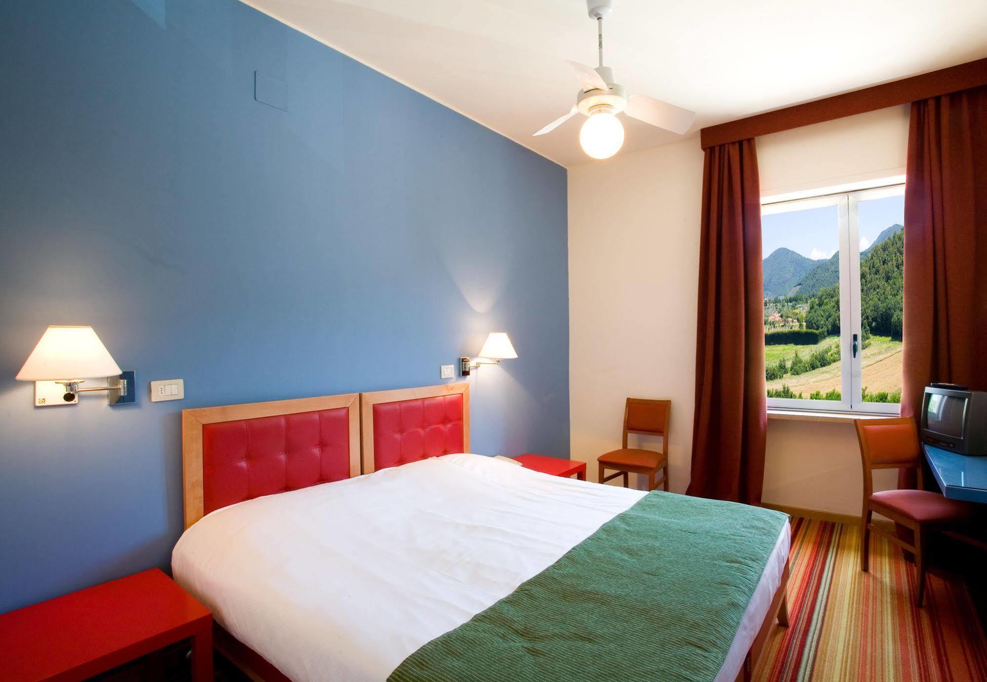 Lh Hotel Arca Street Art Spoleto Exterior photo